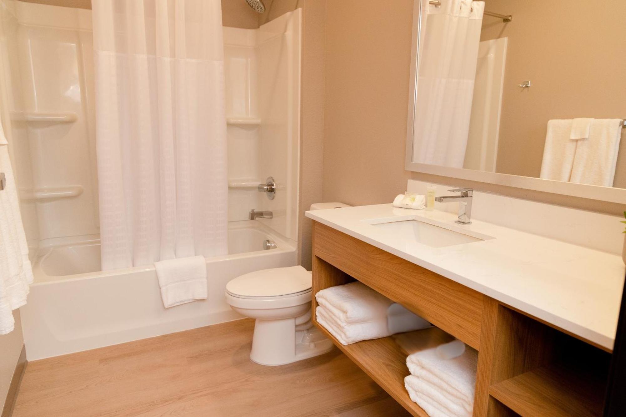 Livaway Suites Tri-Cities-Ричланд Екстериор снимка